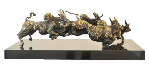 EL01 
Bulls 
Bronze on Granite 
30 x 12 x 15 inches 
Unavailable (can be commissioned) 